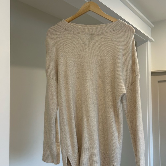 Elegant Cream Sweater - Picture 1 of 1